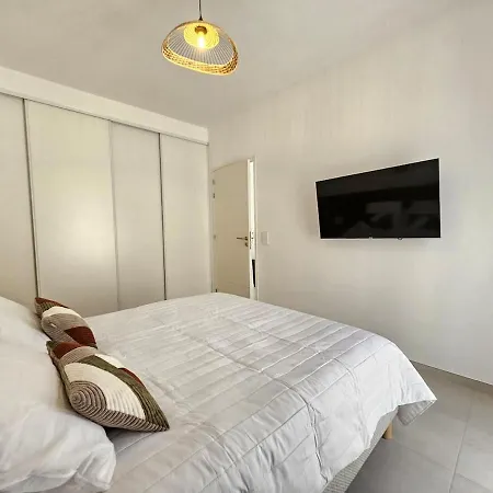 Apartment For 4 People In Saint-florent *